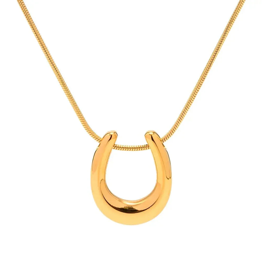 BowLift | Dainty Lucky Horseshoe Necklace