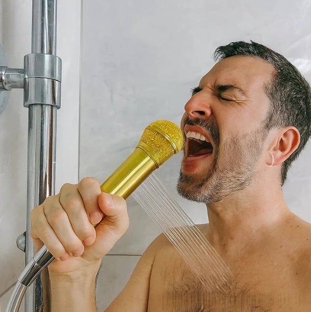 🚿 Microphone-Shaped Creative Showerhead