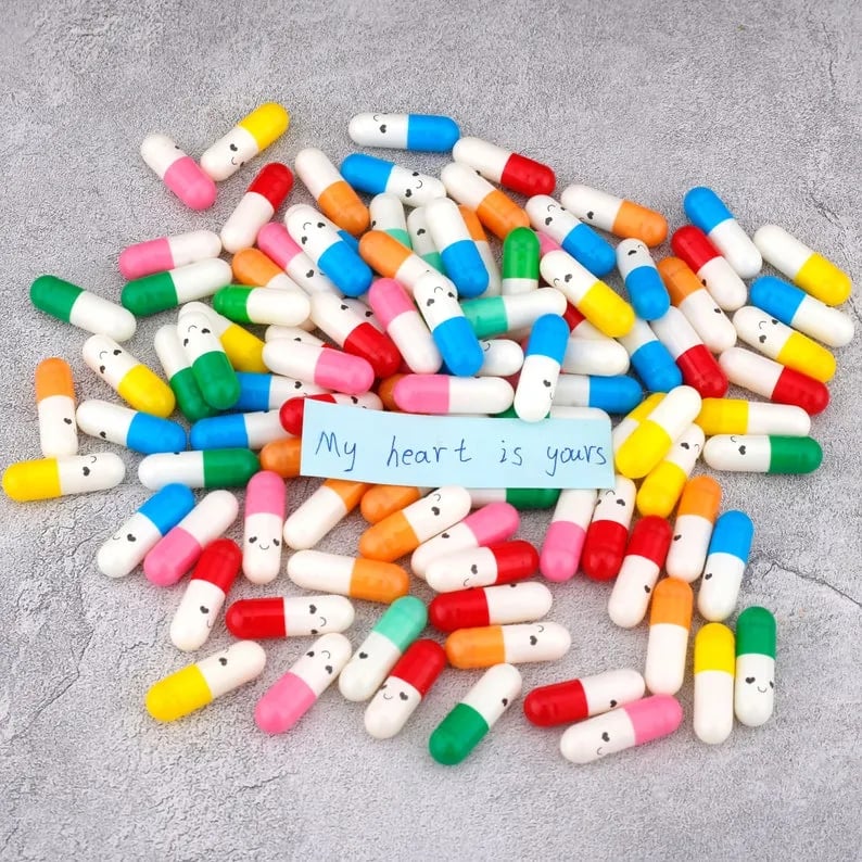 ❤️Christmas❤️Customized Love Letter Capsules (Mixed Color 🎁)