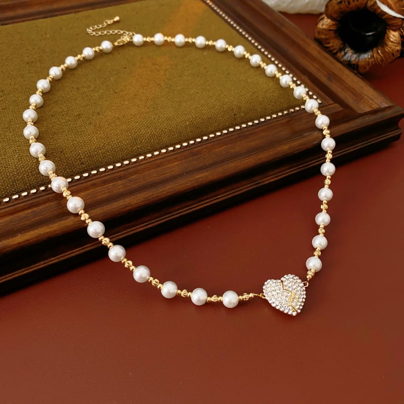Magnetic Heart-Shaped Rhinestone & Pearl Necklace