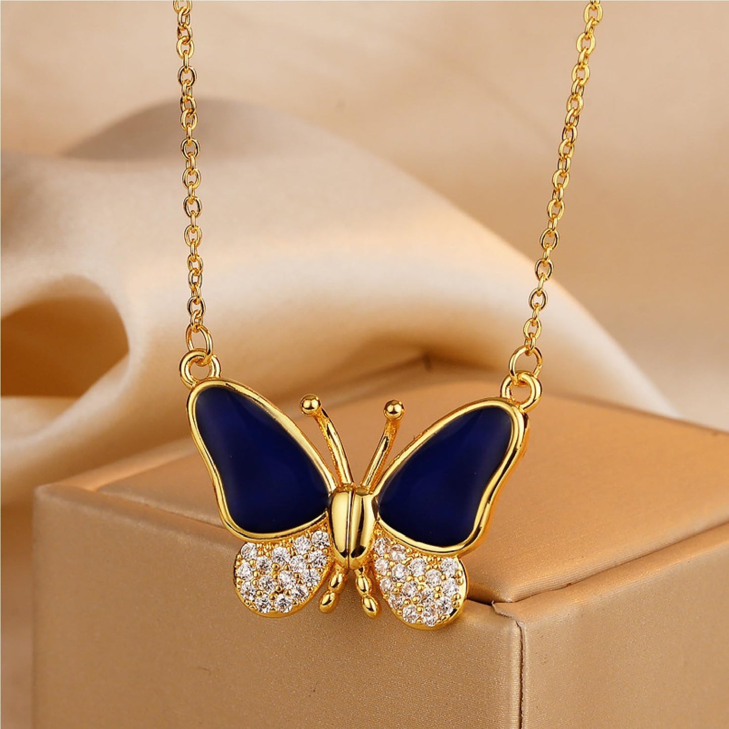 🦋 Color Changing Butterfly Necklace 📿